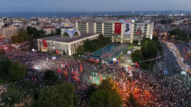 Ekrem İmamoğlu’nun tutukluluğunun 100. gününde Saraçhane’de gözaltına alınan 7 gence “Cumhurbaşkanı’na hakaret” suçundan dava