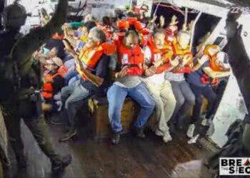 İsrail ordusu Gazze’ye yardım götüren Hanzala gemisine müdahale etti