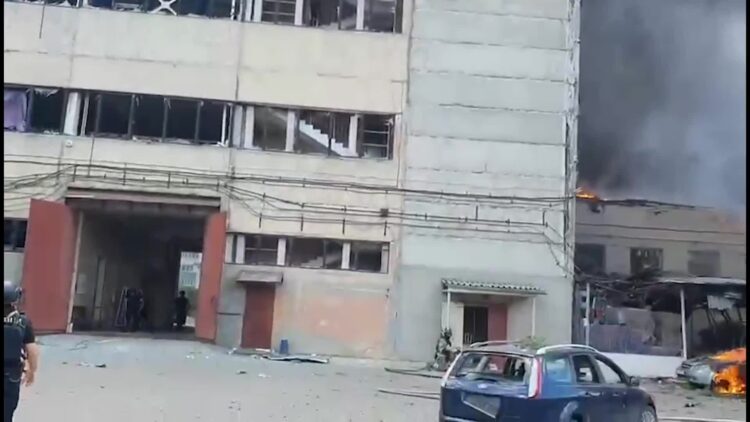 İstanbul’daki ateşkes görüşmelerinden saatler sonra Moskova ve Kiev’in karşılıklı İHA saldırılarında 5 kişi hayatını kaybetti