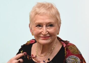 Yazar Pınar Kür hayatını kaybetti