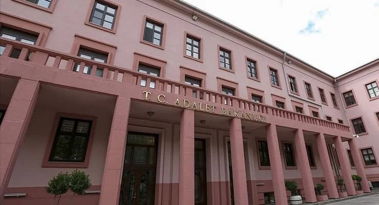 Adalet Bakanlığı, 5 bin sözleşmeli personel alacak