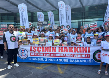 İşçi çocuklarından çağrı: Anne babalarımız evimizi geçindiremiyorlar. Bizler bu durumu gördükçe çikolata bile isteyemiyoruz. Onları üzmeyin
