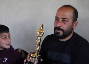 İsrail, Oscar’lı belgeselin Filistinli yönetmenini gözaltına aldı