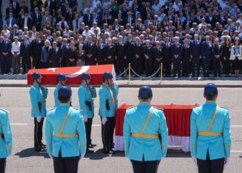 Altan Öymen bugün son yolculuğuna uğurlanacak