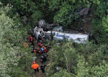 Bursa’da orman yangınına su taşıyan tanker devrildi: Üç ölü