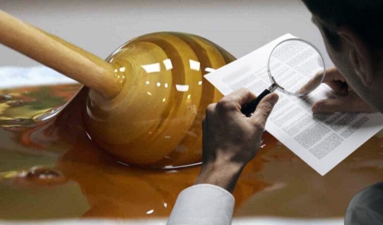 AKP’li belediye denetçiye kilolarca kestane balı ve fındık hediye etmiş