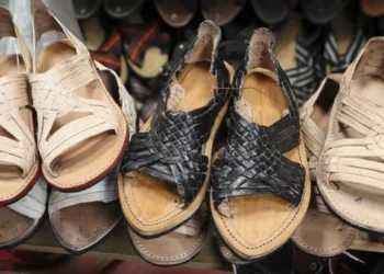 Adidas’ın sandaletleri Meksika’da ‘intihal’ suçlamalarının odağında