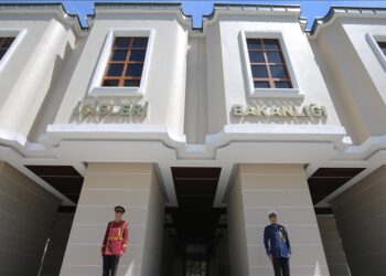 İçişleri Bakanlığı: Adıyaman Belediye Başkanı Abdurrahman Tutdere görevine iade edildi