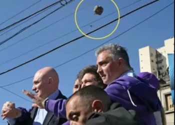 Arjantinli lider Javier Milei’ye taşlı saldırı