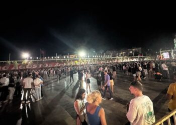 Aydın’da Özlem Çerçioğlu’na tepkiler dinmiyor: Halk konserine katılım zorunlu tutuldu, alan yine dolmadı