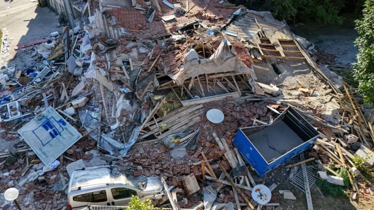 Balıkesir’de yıkılan binanın müteahhiti ve sahibi gözaltında