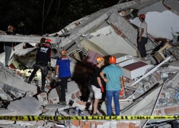 Balıkesir’deki depremde yıkılan bina ile ilgili vahim iddia
