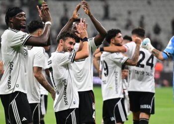 Beşiktaş lige galibiyetle başladı