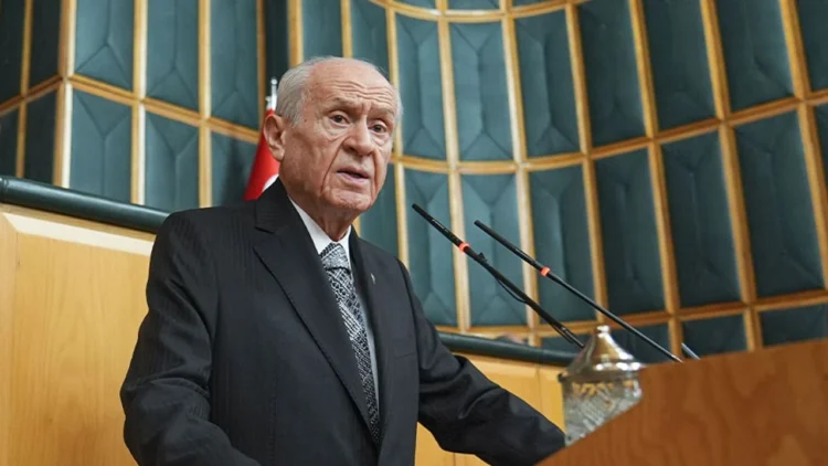 Devlet Bahçeli: Diyarbakır’da gece dondurma yiyen genç umut verici