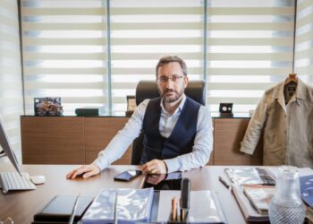 Fahrettin Altun ilk cezayı İBB’ye kesti