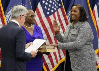 Fed yöneticisi Lisa Cook, kendisini görevden almak isteyen Trump’a dava açtı