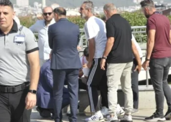 Gebze’deki törende iki öğrenci açlıktan bayıldı