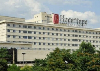 Hacettepe’de Yurdum Kafe için nöbet tutan öğrenciler, savunmaları dahi alınmadan yurttan atıldı