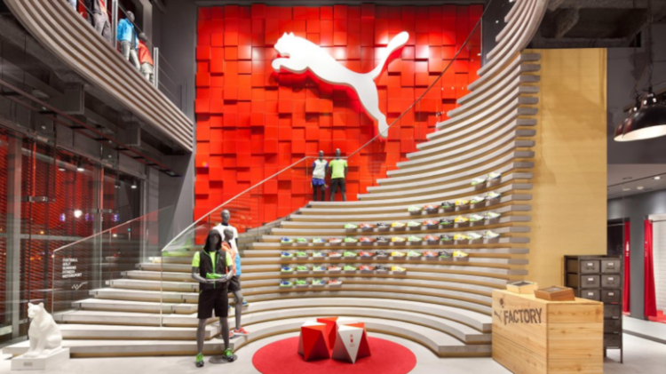 Milyarder aile müşteri arıyor: Spor giyim devi satışa çıkarıldı