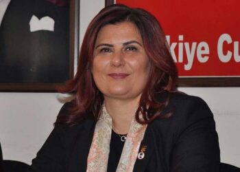 Özlem Çerçioğlu ve 3 belediye başkanı CHP’den istifa etti