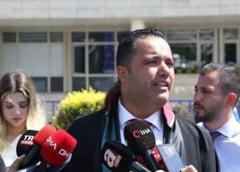 Avukat Rezan Epözdemir gözaltına alındı