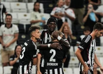 UEFA Konferans Ligi: Beşiktaş play-off turuna yükseldi