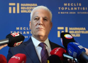 CHP’li Mustafa Bozbey “AKP’ye geçeceği” iddialarına cevap verdi