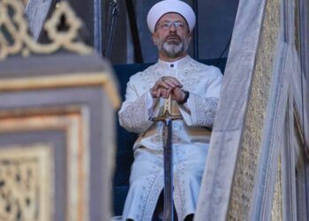 Siyasetçi yakını devrede: “Eskort skandalı” dosyasının, eski bir bakanın akrabasının girişimleriyle kapatıldığı ortaya çıktı