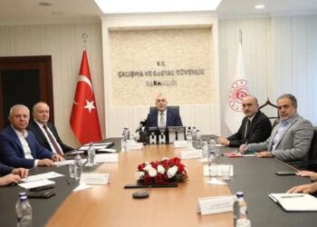 Kamuda toplu iş sözleşmesi için imzalar atıldı