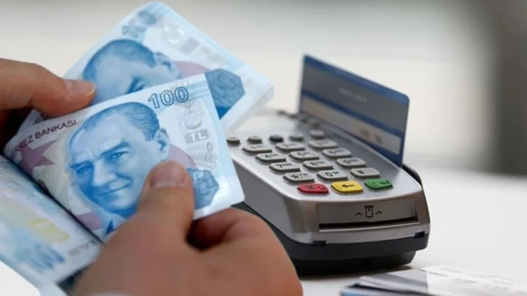 Vatandaşın kredi kartı borçları, 2.36 trilyon TL’ye ulaşarak rekor seviyeye çıktı