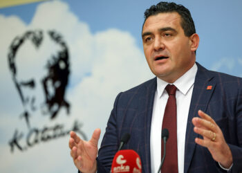 CHP Genel Başkan Yardımcısı Ulaş Karasu, “sahte e-imza ile yüzlerce sahte diploma” iddiasıyla ilgili soru önergesi verdi