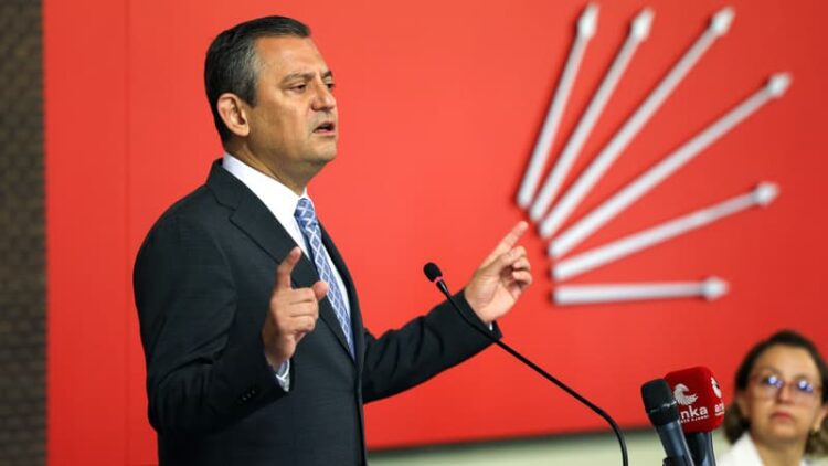 Adalet bakanı duyurdu: Özgür Özel’e soruşturma