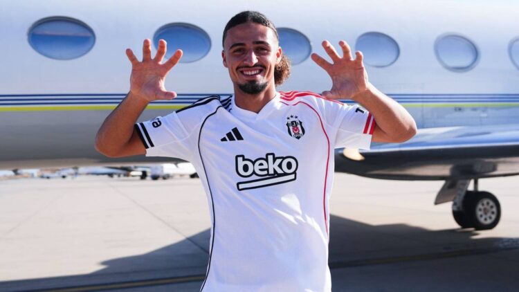 Schalke’nin genç yıldızı Beşiktaş için İstanbul’da