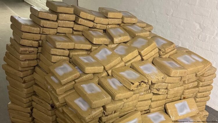 Uyuşturucu çetesine yapılan operasyonda bir Türk tutuklandı