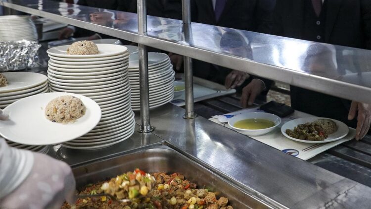 Askerlerin zehirlendiği yemek firmasına üniversiteden ihale