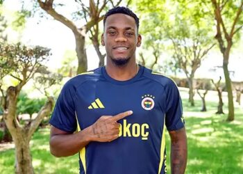 Havalimanında korkutan görüntü: Jhon Duran büyük endişe yarattı