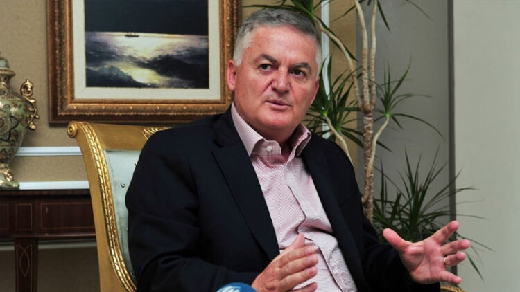 Askeri sosyal tesislere girişi yasaklanan Ahmet Zeki Üçok’a sağlık ocağı engeli