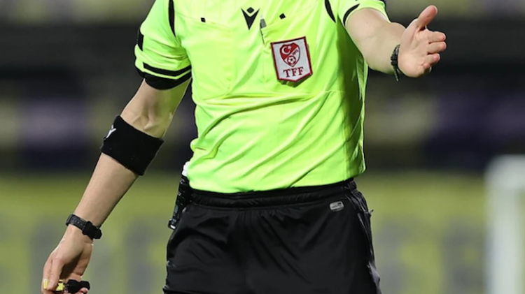 İzmir’deki maç öncesi hakeme bıçaklı saldırı