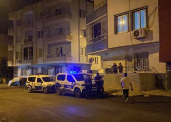 Anne, 5 yaşındaki çocuğunu bıçaklayarak öldürdü: Komşuları çığlıkları duydu