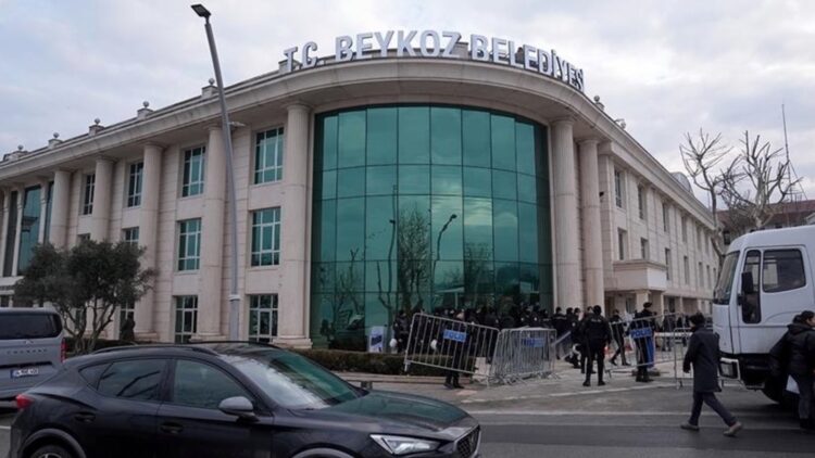 CHP’de ‘Beykoz’ depremi: 3 isim istifa etti