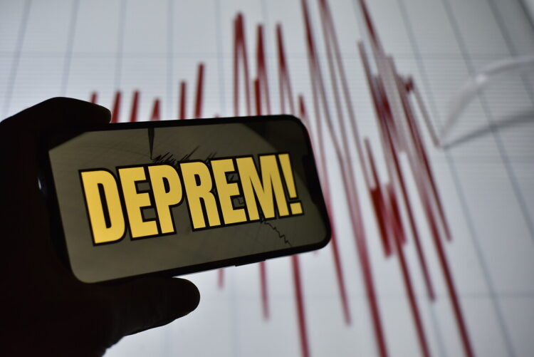 Bugünkü depremi 6 gün öncesinden yine aynı isim bildi