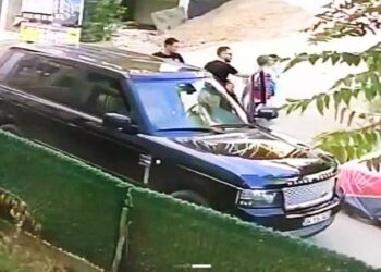 Çocukların önünde babalarına tokat atmıştı; saldırganın iş yeri kurşunlandı