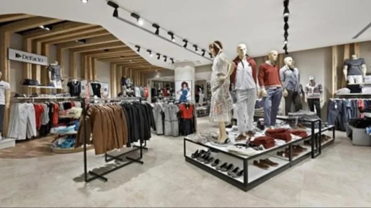 Ünlü giyim markası 450 kişiyi işten çıkardı: “Boş damacana gibi kapıya koyulduk”