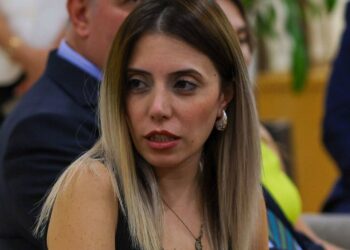 İzmir’de sokak röportajı nedeniyle hapis cezası verilmişti: Dilruba Kayserilioğlu hakkında beraat kararı