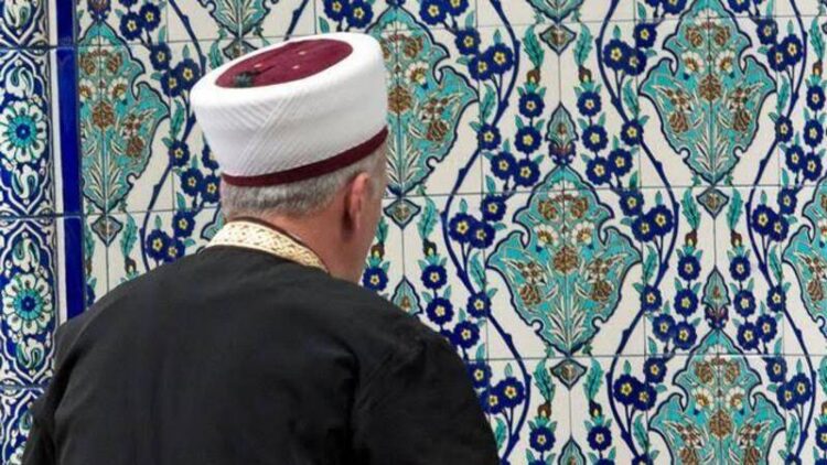 Endüstri Holding davasında karar: Gurbetçilerden para toplayan emekli imama 19 yıl sonra ceza