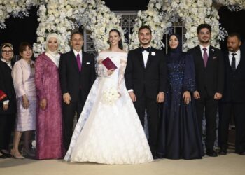 Fahrettin Altun’un oğlu Mustafa Bilge Altun dünyaevine girdi: Süleyman Soylu, Hulusi Akar konuk olurken, nikahı Tevfik Göksu kıydı