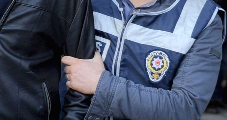 İstanbul merkezli 14 ilde ‘Gülen Hareketi’ operasyonu: 16 kişi gözaltında, suçlama SD karttaki veri kayıtları ve tanık ifadeleri