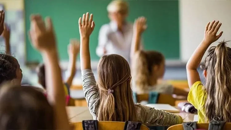 İstanbul Valiliği’nden ‘ilk gün’ düzenlemesi: Okullar saat kaçta açılacak?