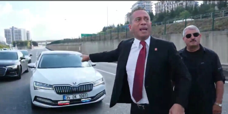 Meclis’in resmi plakalı aracını polis içeri almadı: ‘Bu, darbedir’