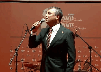 Özgür Özel’den il binasına ablukaya ilk yanıt: “Bütün demokratları ve CHP’lileri İstanbul’daki baba ocağına sahip çıkmaya davet ediyorum”